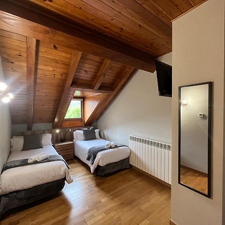 Hotel Els Encantats Espot Exteriör bild