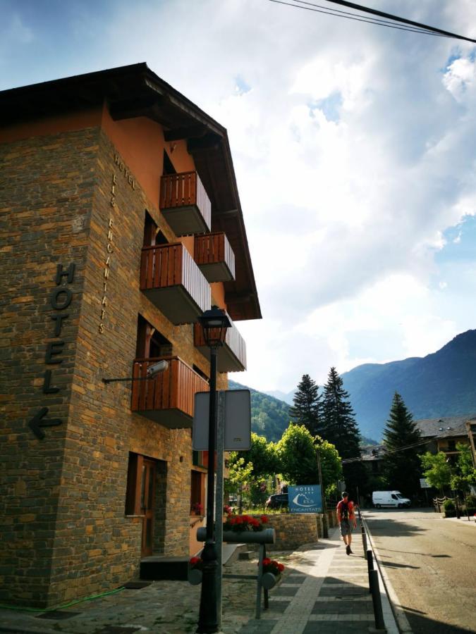 Hotel Els Encantats Espot Exteriör bild
