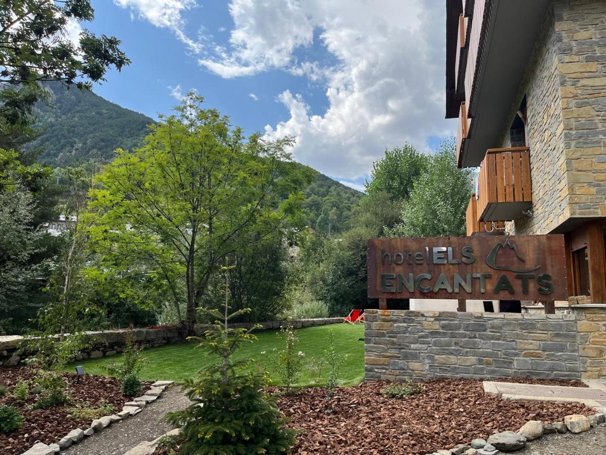 Hotel Els Encantats Espot Exteriör bild