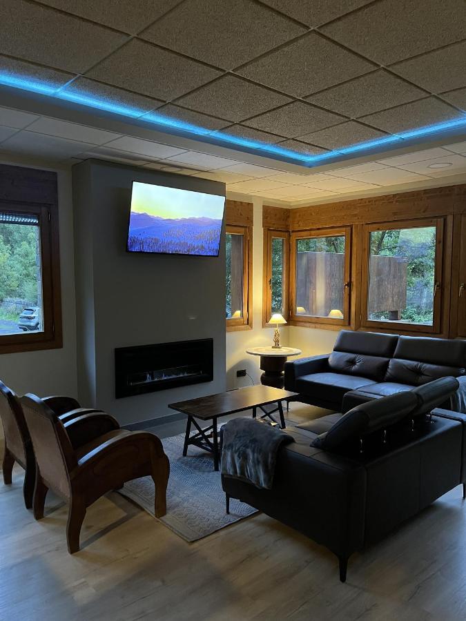 Hotel Els Encantats Espot Exteriör bild