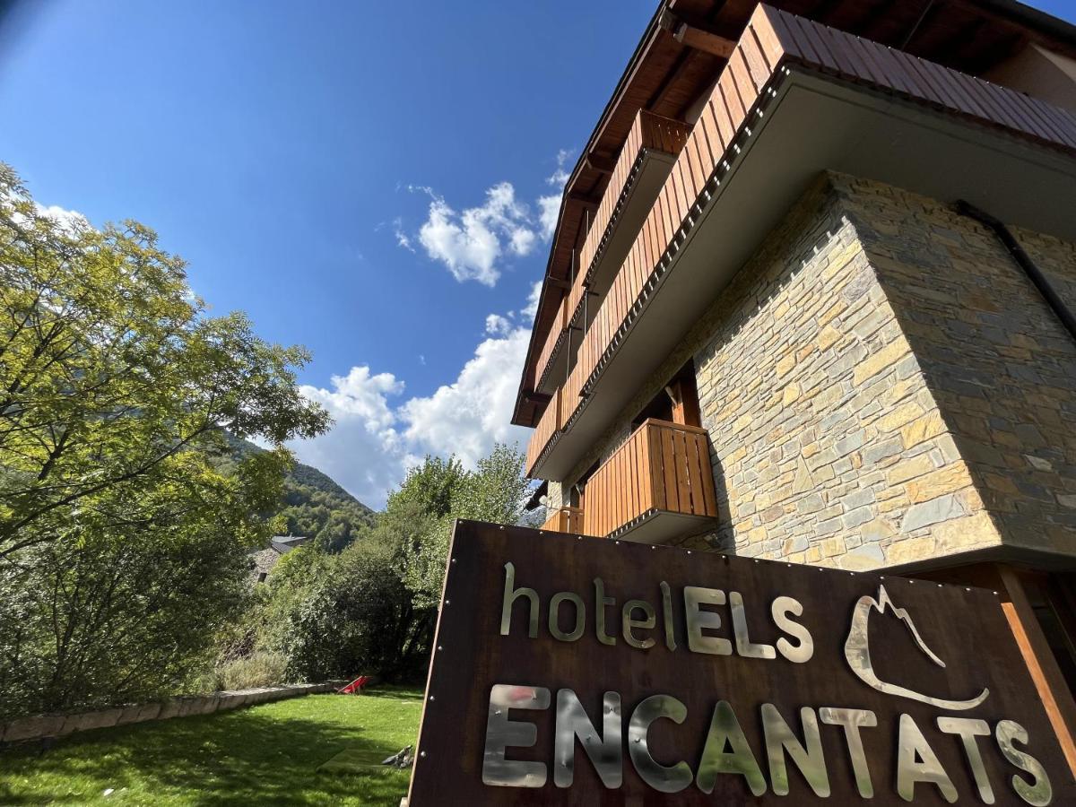Hotel Els Encantats Espot Exteriör bild
