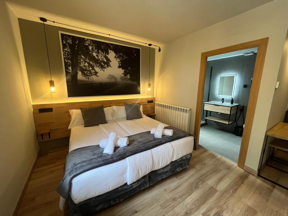 Hotel Els Encantats Espot Exteriör bild