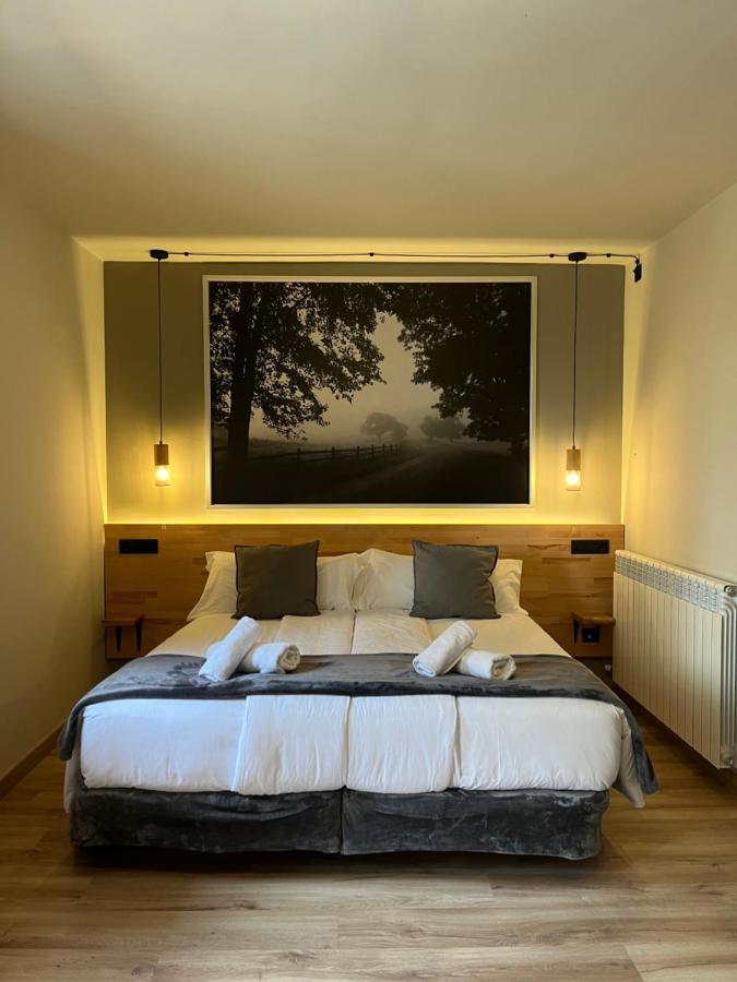 Hotel Els Encantats Espot Exteriör bild